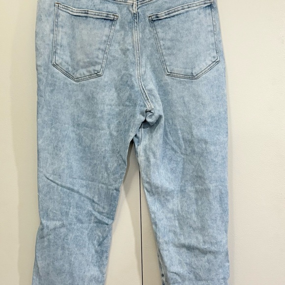 Arizona Jean Company Light Blue Distressed Boyfriend Jeans - Picture 4 of 6